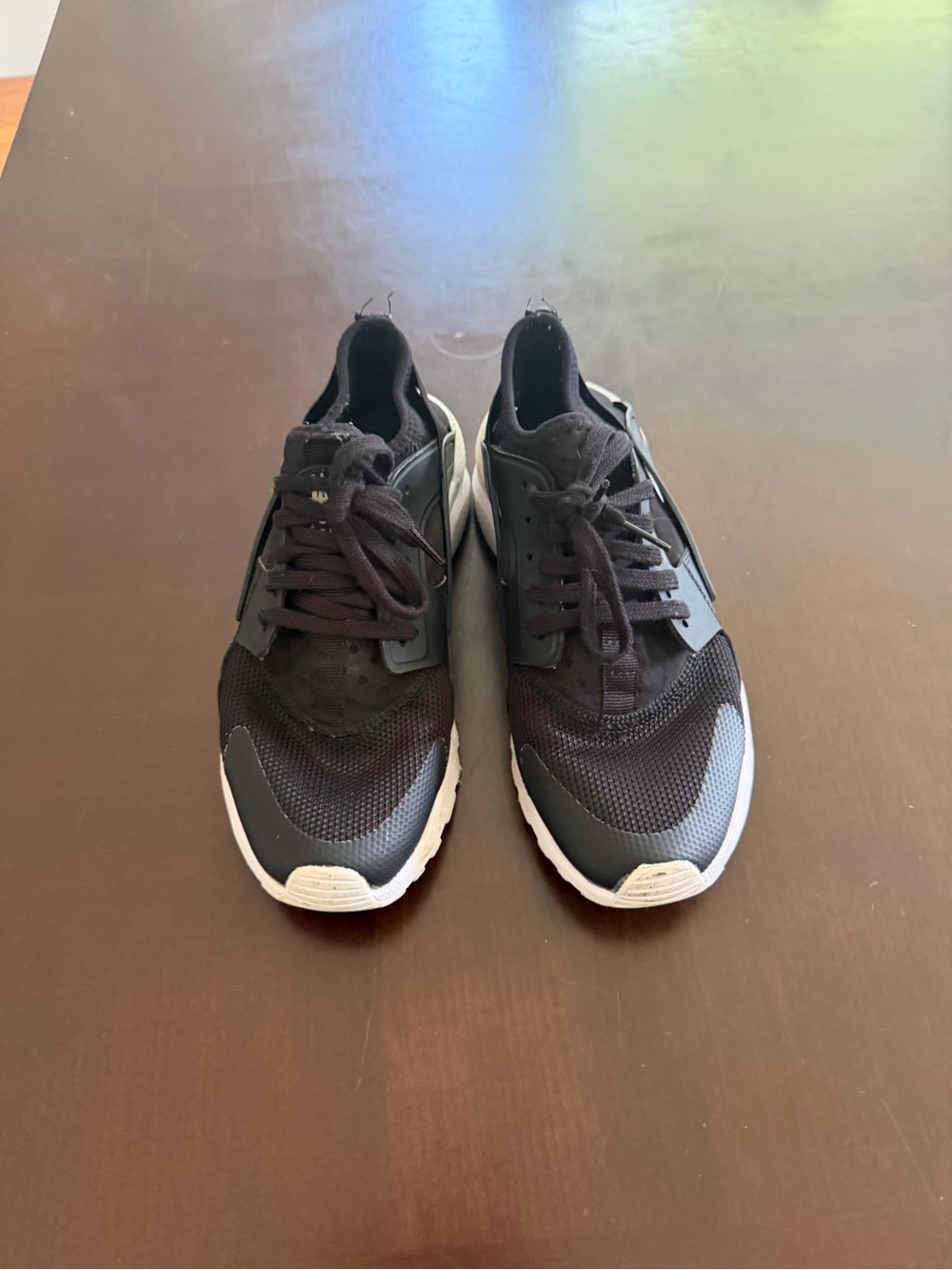 Nike Men's Black and White Athletic Sneakers